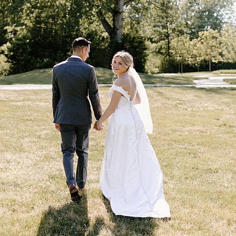 A Sun-Filled Michigan Wedding | Jordan &amp; Chad