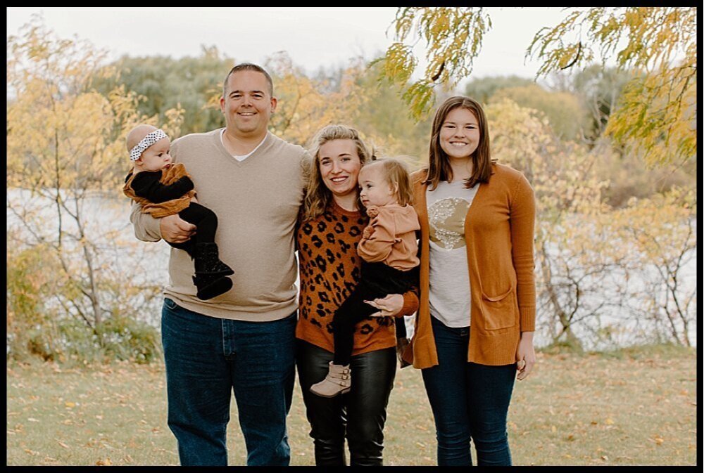  Fall family photo inspiration with rust colored outfits.  